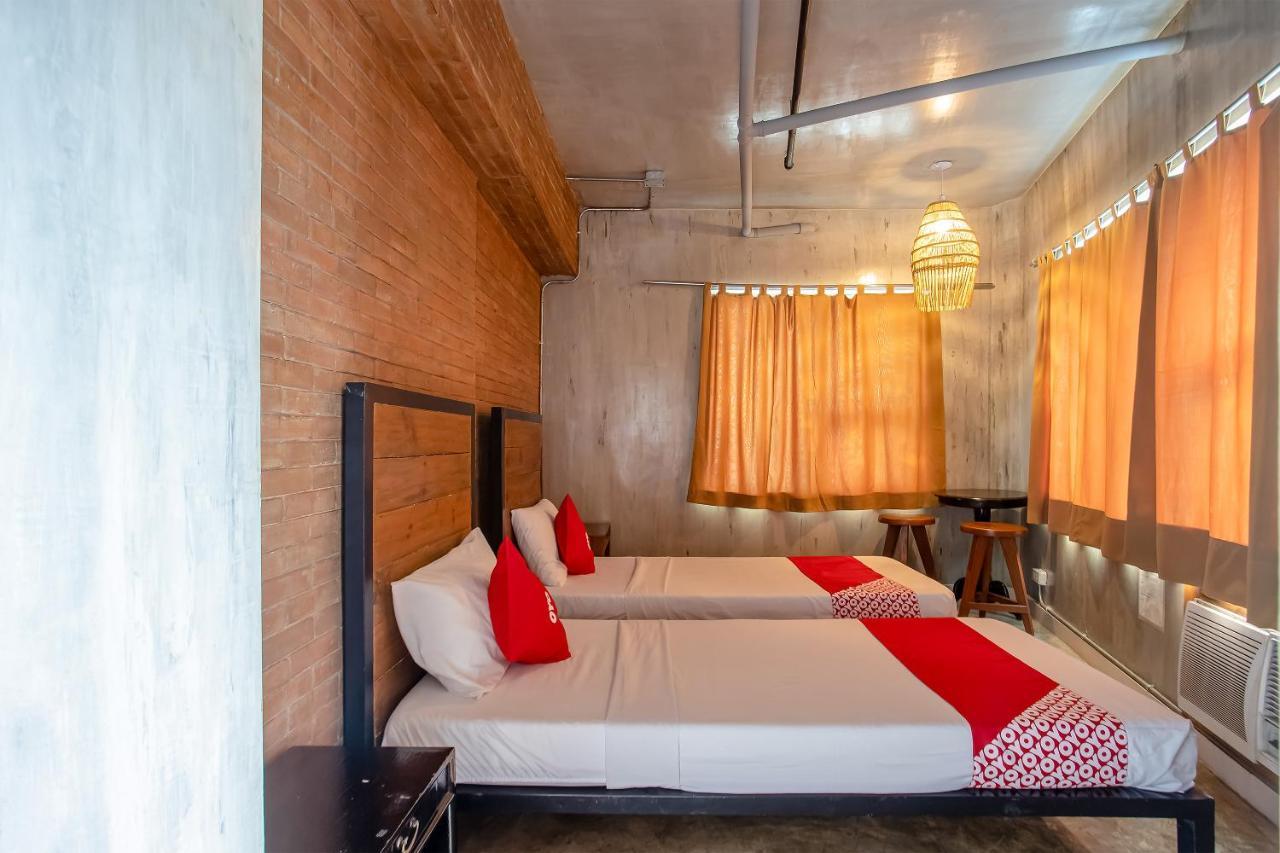 Oyo 821 Connector Hostel Makati City Exterior photo